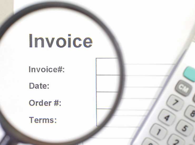 Essential import documentation required for customs clearance in Sri Lanka including commercial invoice and bill of lading